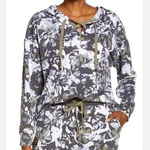 LAILA ALI size Small Active Wear Animal Print Pullover Shoelace Hoodie NEW